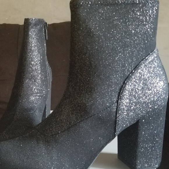 Kenneth Cole Ankle Boot - Pewter - Picture 2 of 5
